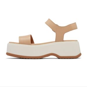 Sorel Tan and White Platform Sandals